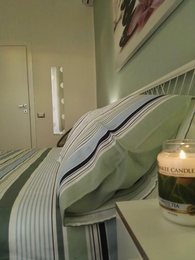 A Casa Di Chiara Apartment เนเปิลส์ ภายนอก รูปภาพ