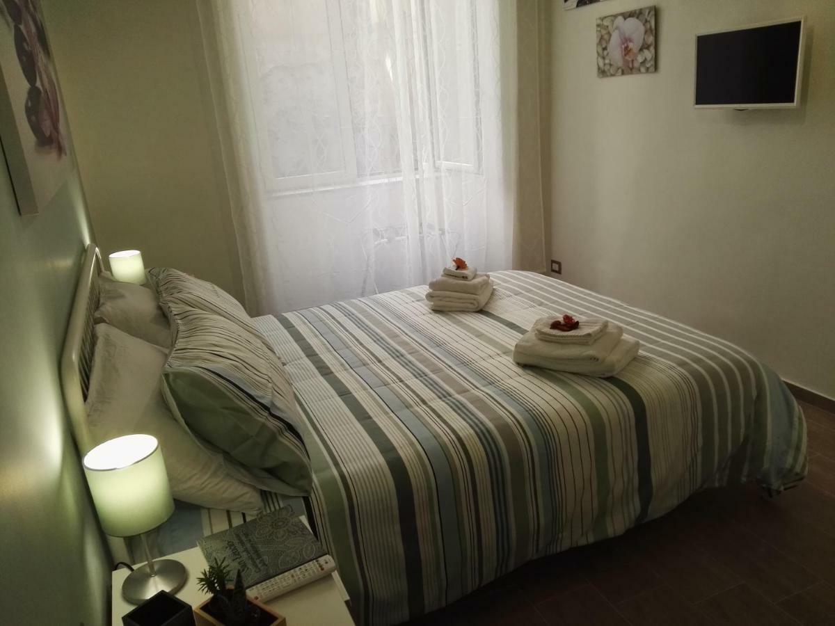 A Casa Di Chiara Apartment เนเปิลส์ ภายนอก รูปภาพ