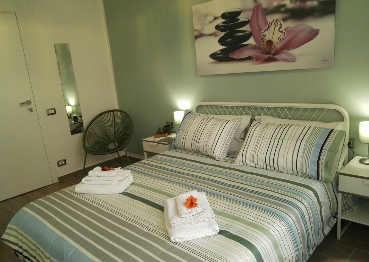 A Casa Di Chiara Apartment เนเปิลส์ ภายนอก รูปภาพ