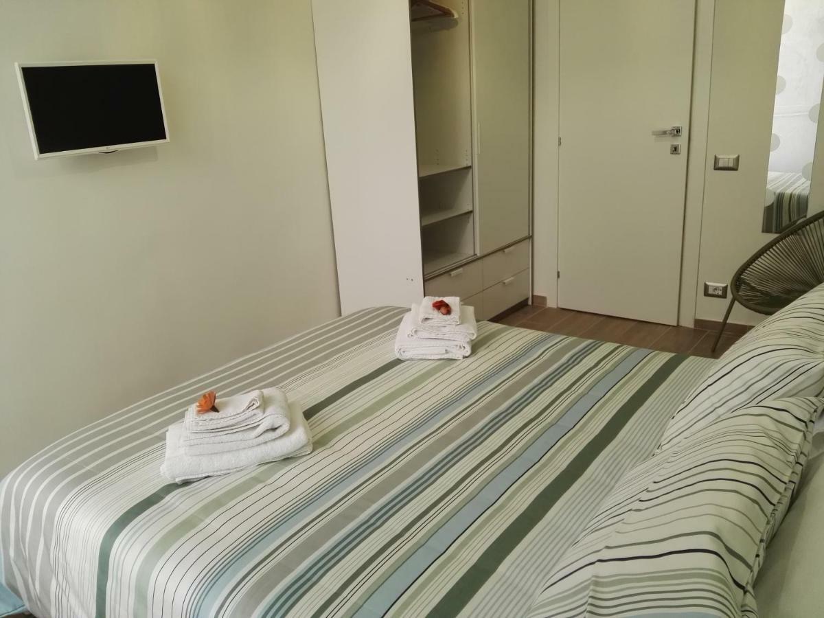 A Casa Di Chiara Apartment เนเปิลส์ ภายนอก รูปภาพ