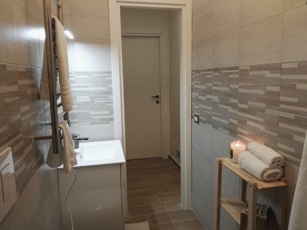 A Casa Di Chiara Apartment เนเปิลส์ ภายนอก รูปภาพ